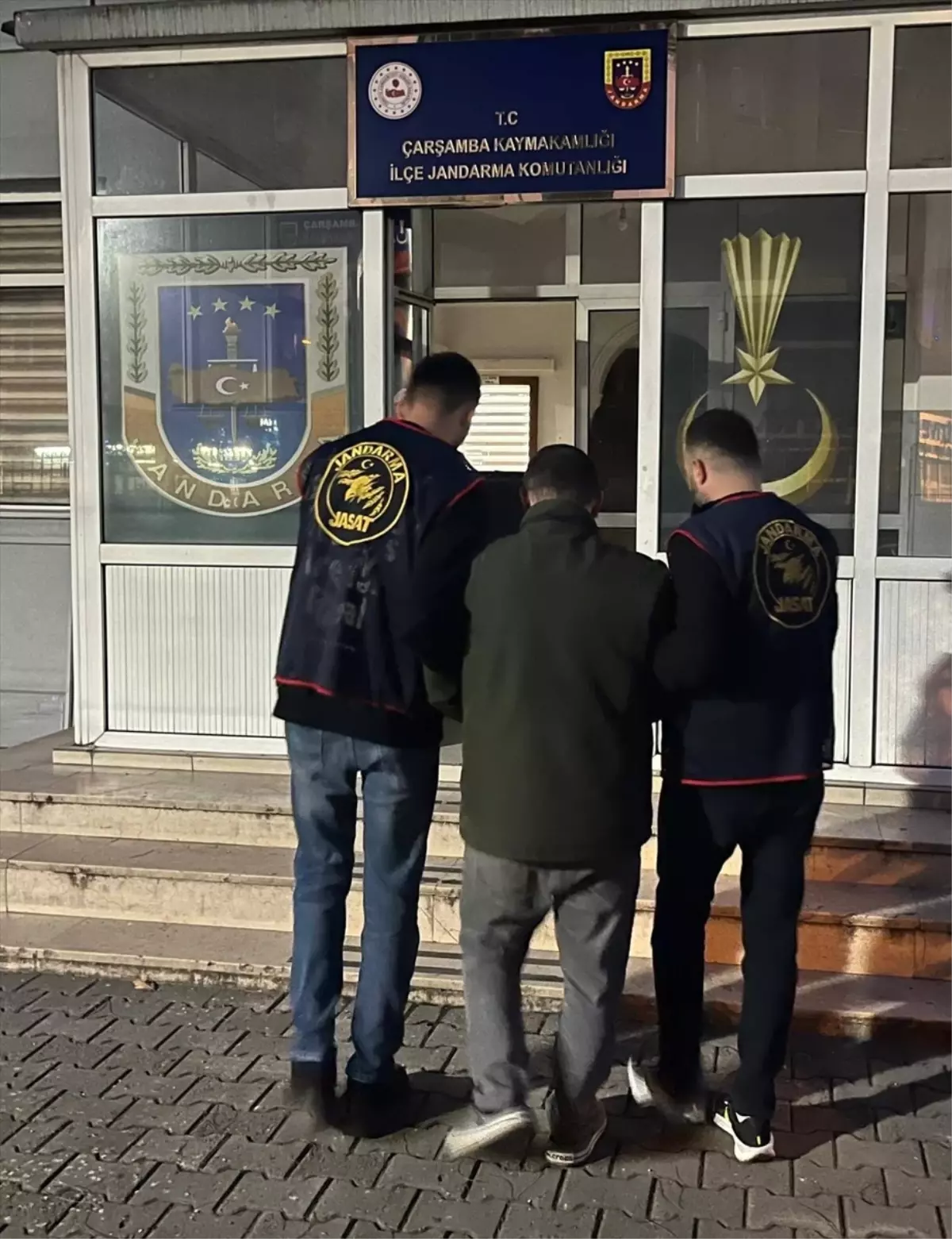 Çarşamba'da 8 yıl hapis cezasıyla aranan hükümlü yakalandı