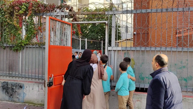 The school was evacuated due to a natural gas leak in Fatih