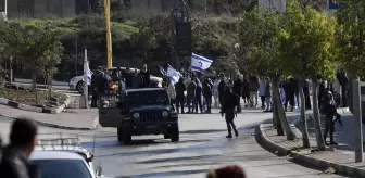 Filistin topraklarını gasbeden bir İsrailli, Batı Şeria'da yabancı bir aktivisti araçla ezdi