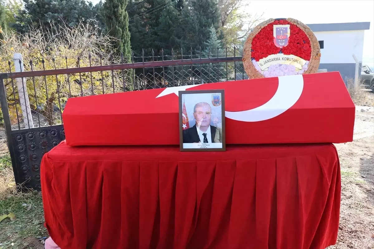 Gazi Mehmet İnce son yolculuğuna uğurlandı