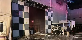 Gaziantep'te ambalaj fabrikasında çıkan yangına müdahale ediliyor