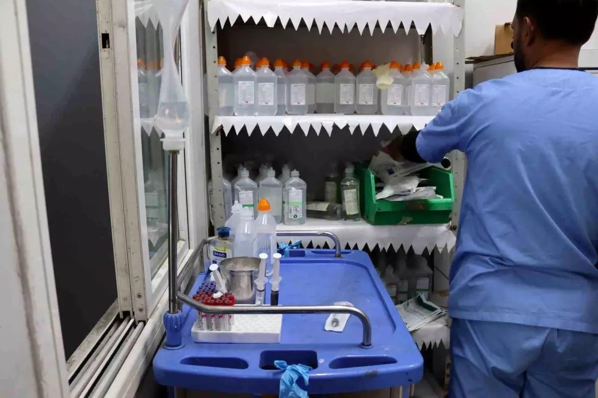 Gazze'de hayati ilaçların tükenmesi binlerce hastayı ölümle yüz yüze bırakıyor