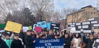 Güroymak'ta temiz çevre için farkındalık yürüyüşü yapıldı