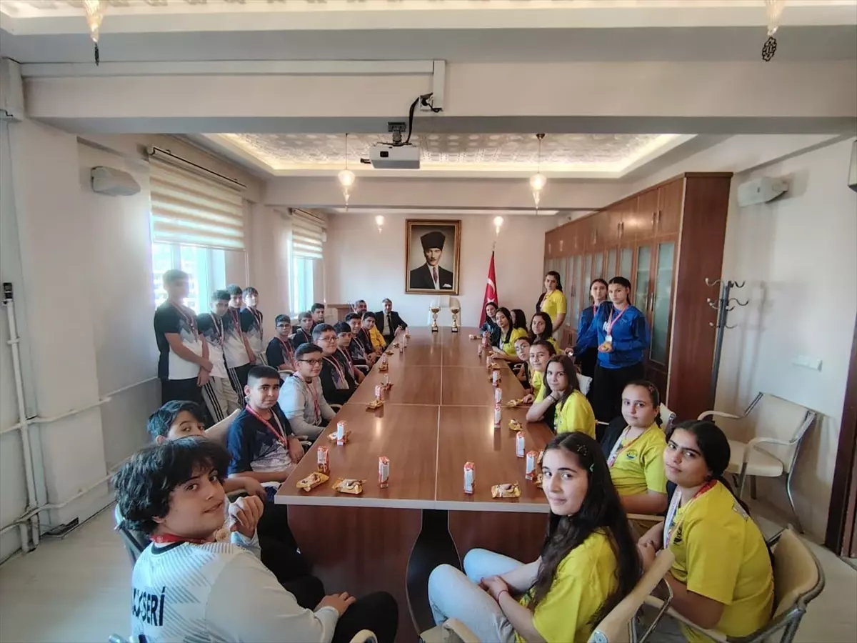 Kayseri'de düzenlenen Okul Sporları Hentbol İl Birinciliği Müsabakaları sona erdi