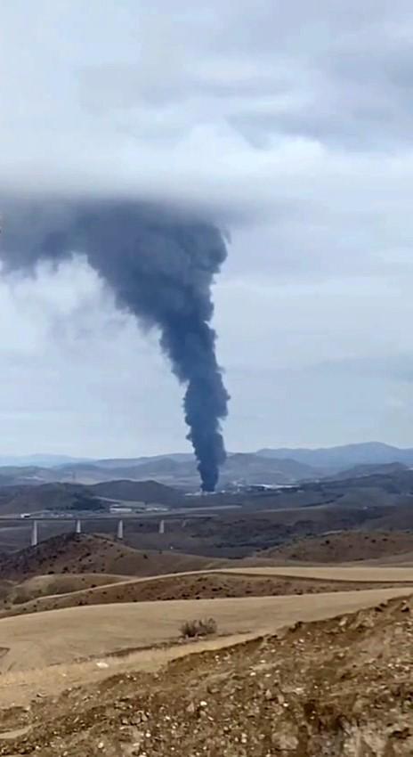 kimya fabrikasinda yangin patlama sesleri 19342289 5421 m