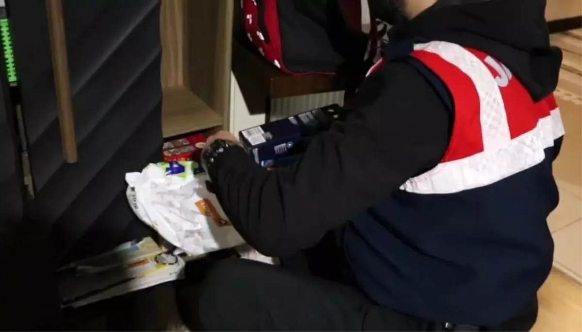 Mersin'de sosyal medya dolandırıcılarına jandarma operasyonu