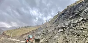 Sason'da heyelandan kapanan köy yolları ulaşıma açıldı