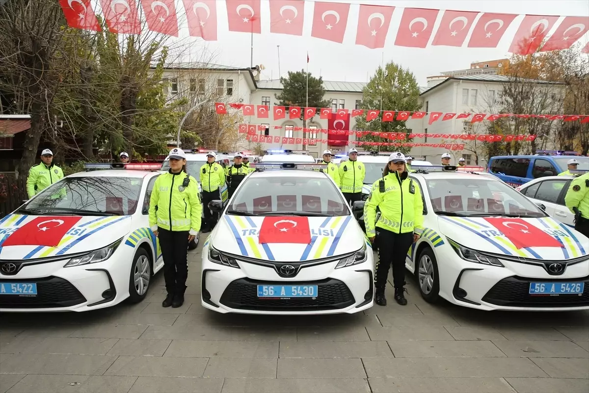 Siirt'te emniyet ve jandarma teşkilatlarının araç filosu 68 yeni araçla güçlendirildi