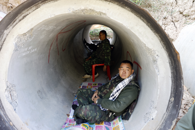 The death toll in the clashes between Thailand and Cambodia has risen to 16