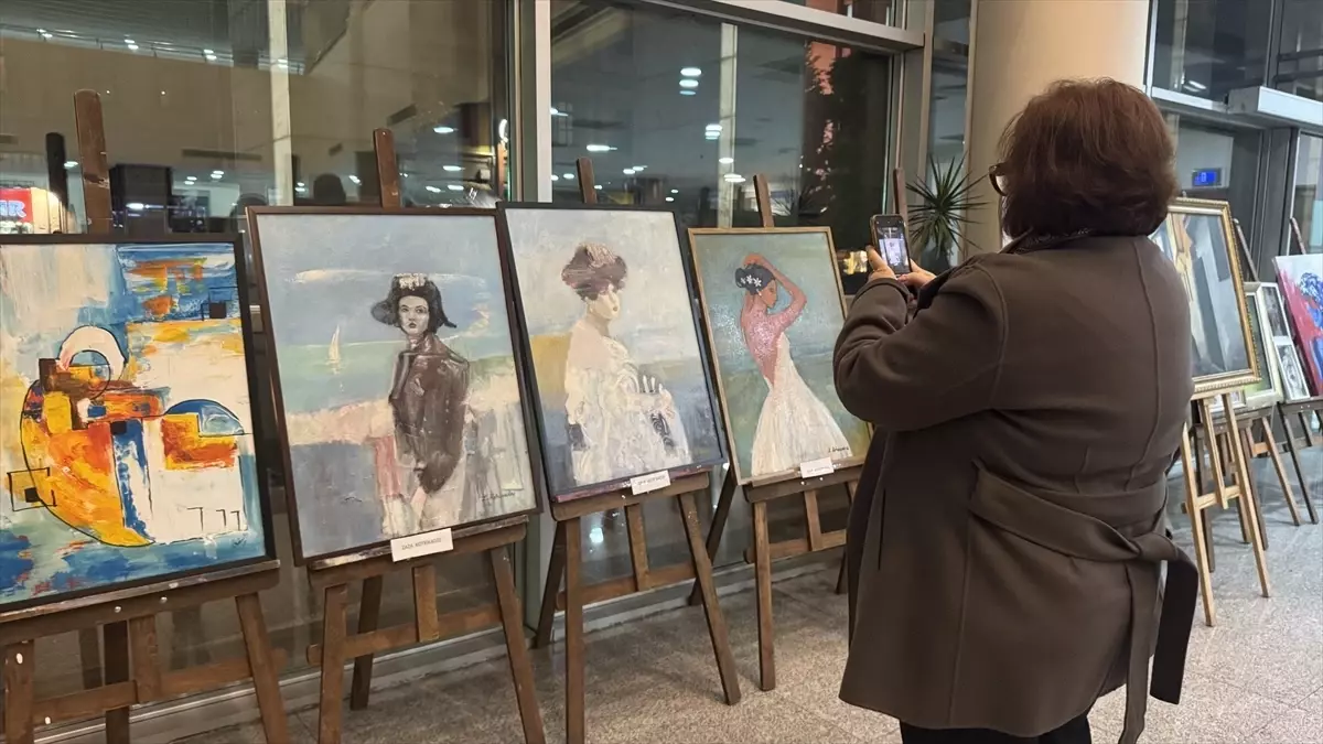 Trabzon'da 38 sanatçının hazırladığı 'Dostluk' adlı resim sergisi açıldı