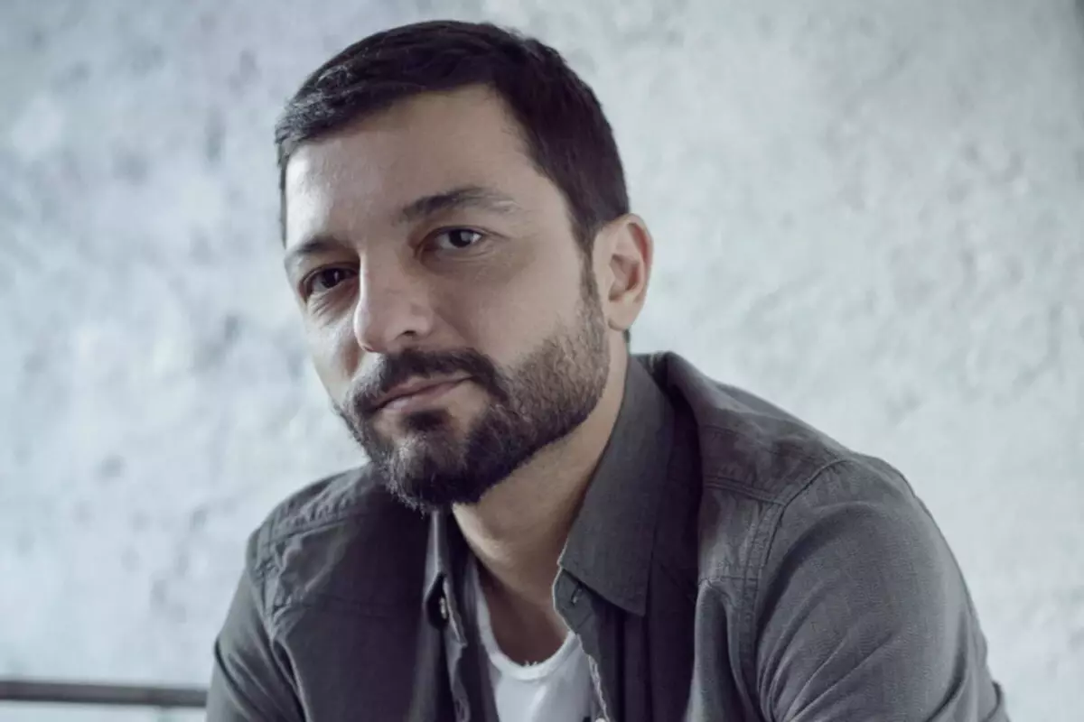 Ünlü şarkıcı Mehmet Erdem'in acı günü! Aldığı haberle yıkıldı