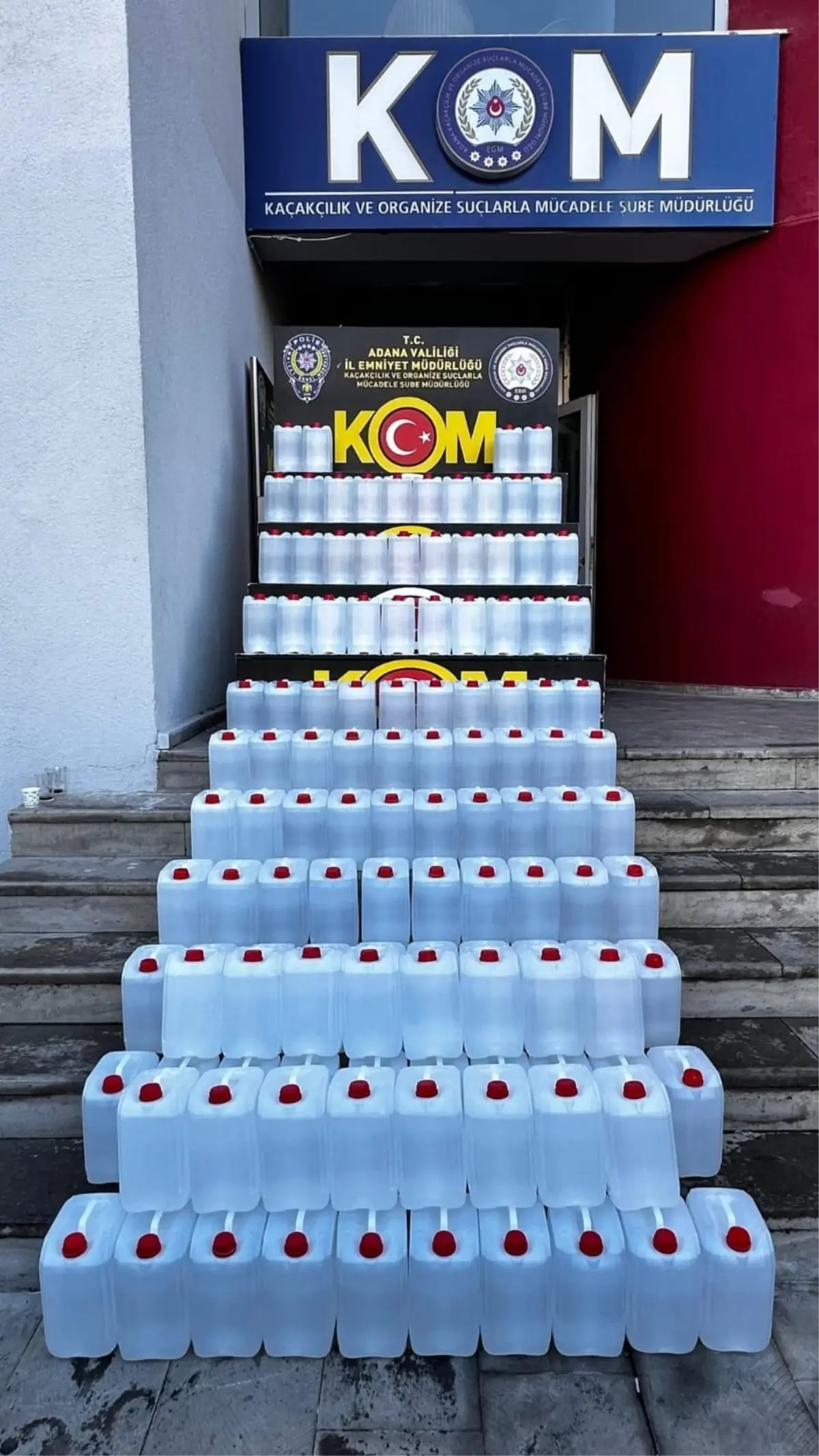 Adana'da sahte içki operasyonu: 2 bin 80 litre kaçak alkol ele geçirildi