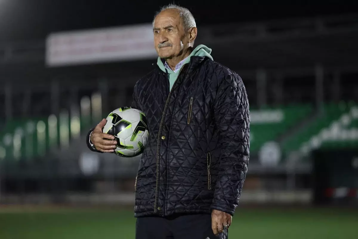 89 yaşındaki emekli madenci, 45 yıldır sporcu yetiştiriyor