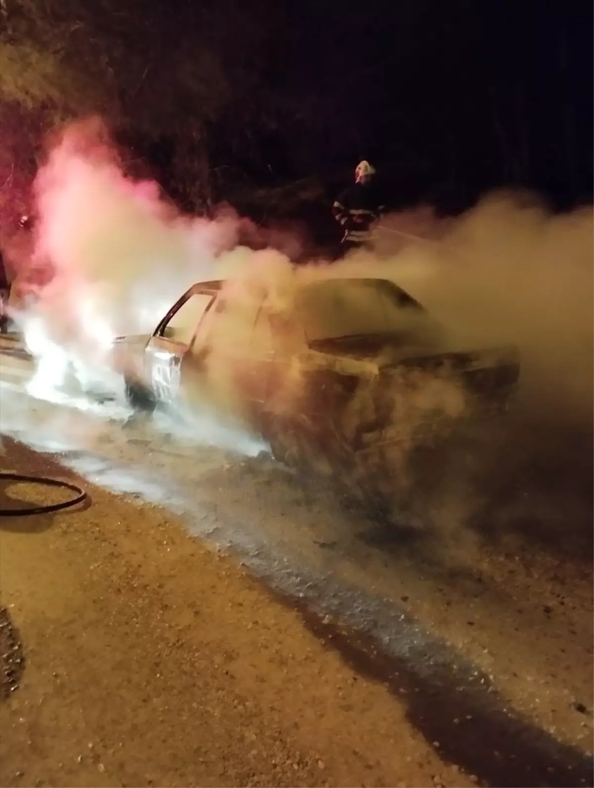 Adana'da park halindeki otomobilde yaşanan patlamada 1 kişi öldü