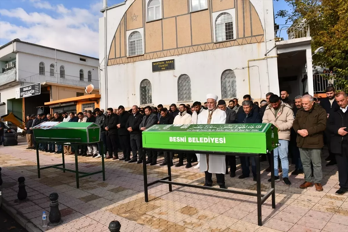 Adıyaman'da tabancayla vurularak öldürülen 2 kişi toprağa verildi