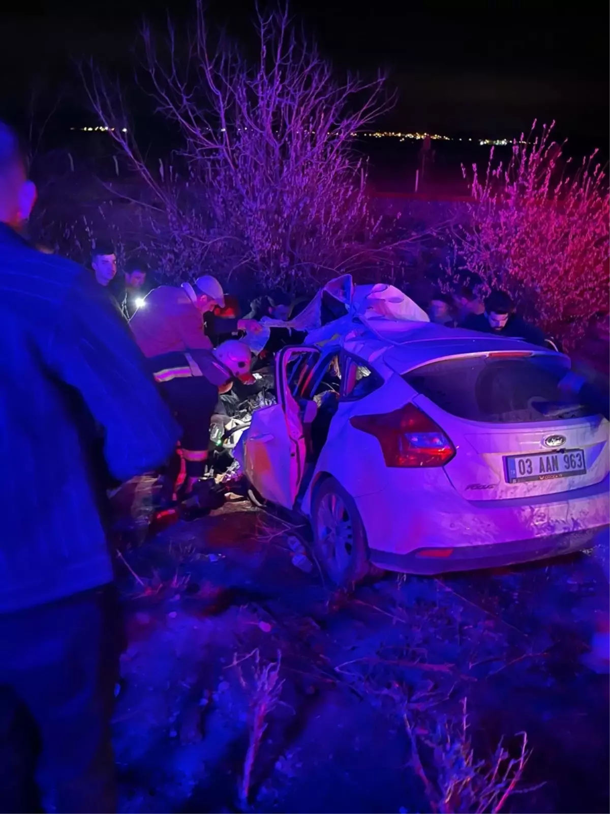 Afyonkarahisar'da beton mikseriyle çarpışan otomobilin sürücüsü hayatını kaybetti