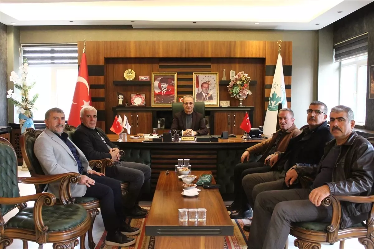 AK Parti ilçe başkanlarından Ağın Belediye Başkanı Çakar'a ziyaret