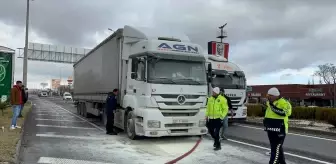 Aksaray'da seyir halindeki tırda çıkan yangın söndürüldü