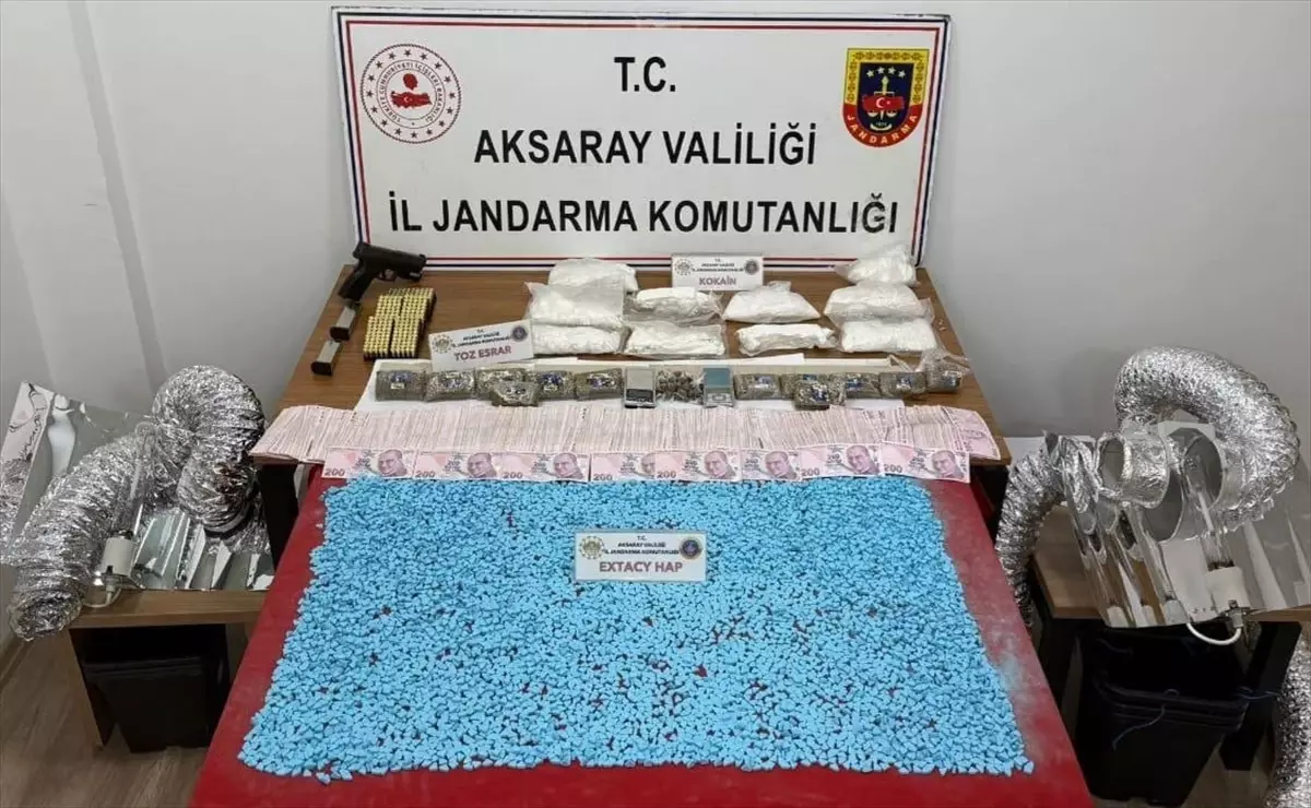 Aksaray'da uyuşturucu operasyonunda yakalanan 2 şüpheli tutuklandı