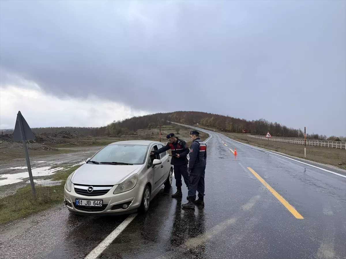 Alaçam'da jandarmadan asayiş ve trafik uygulaması
