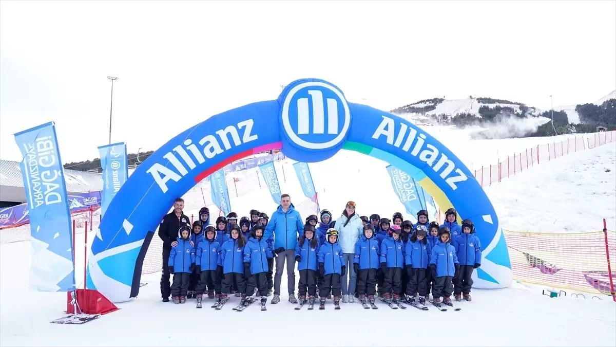 Allianz Türkiye'den Palandöken'de kız çocuklarına uzun soluklu kayak desteği