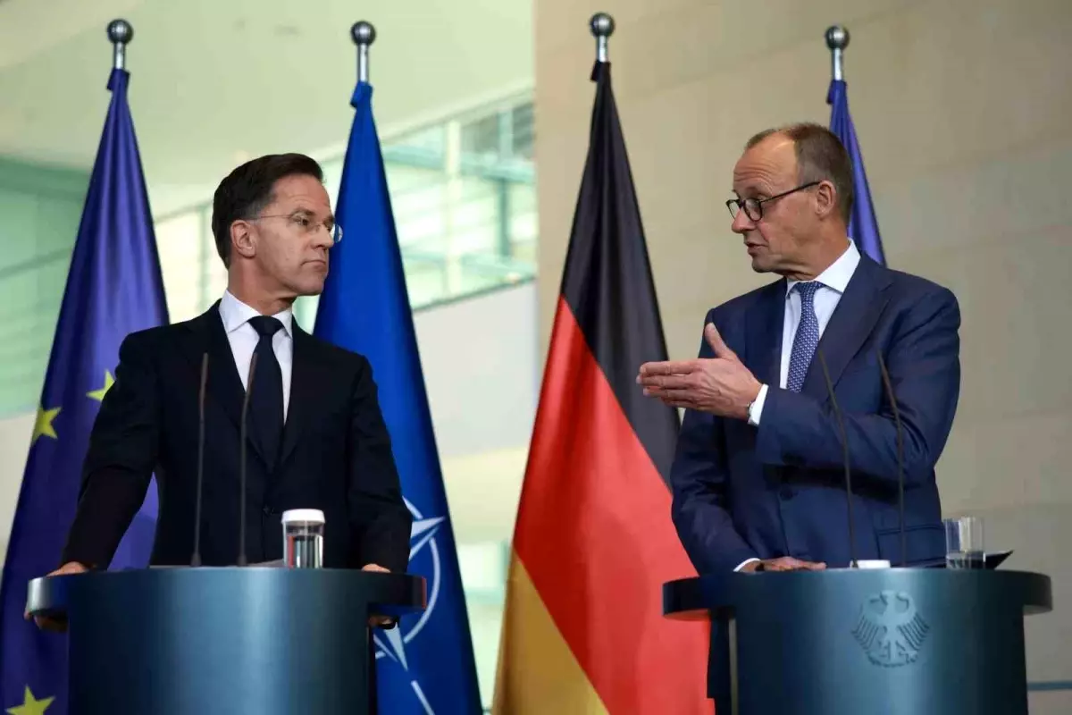 Almanya Başbakanı Merz: 'Toprak tavizine cevap vermesi gerekenler öncelikle Ukrayna Başkanı ve halkıdır'