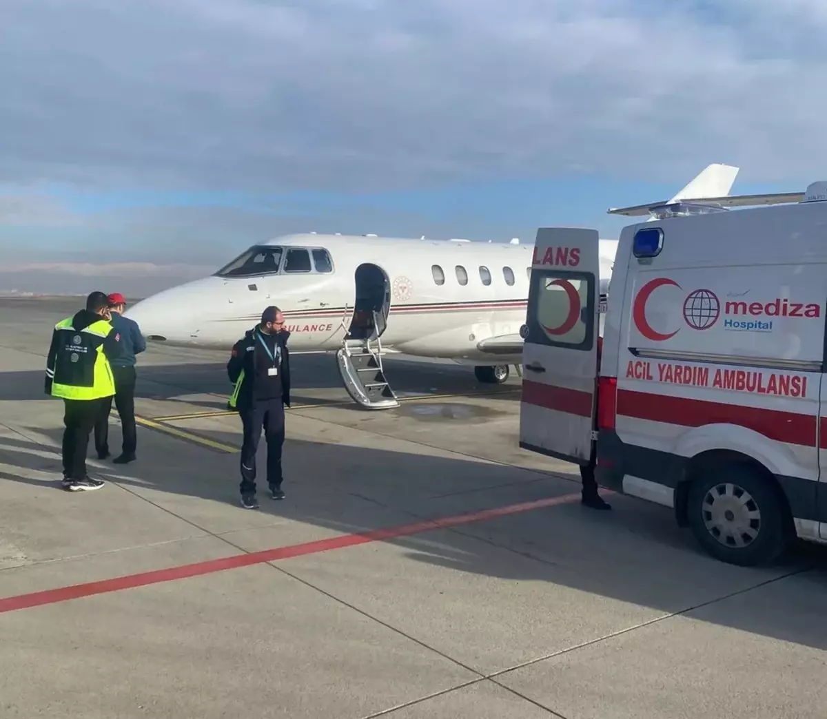 Ambulans uçak, 4 günlük bebek için havalandı