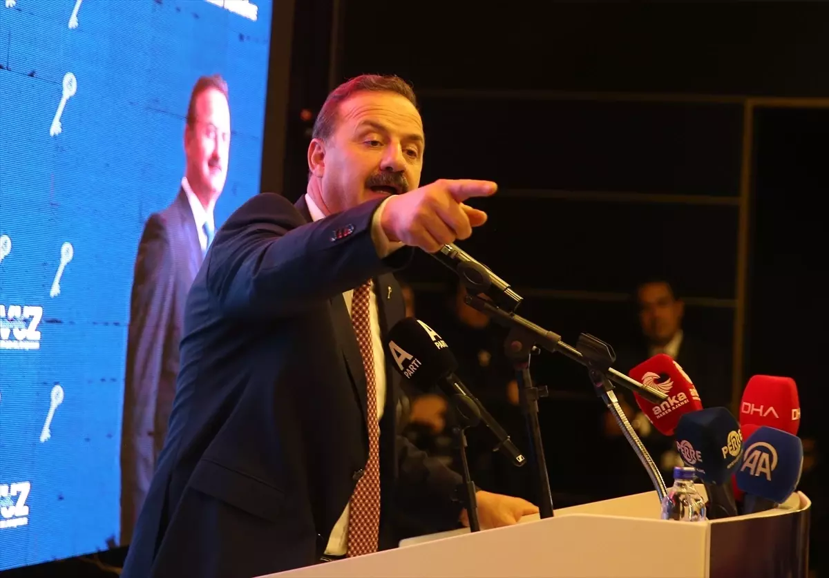 Anahtar Parti Genel Başkanı Ağıralioğlu Adıyaman'da halk buluşmasına katıldı