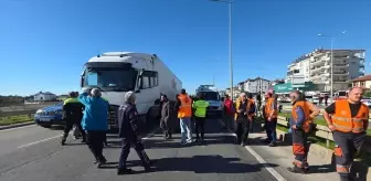 Antalya'da tırın çarptığı Karayolları işçisi öldü