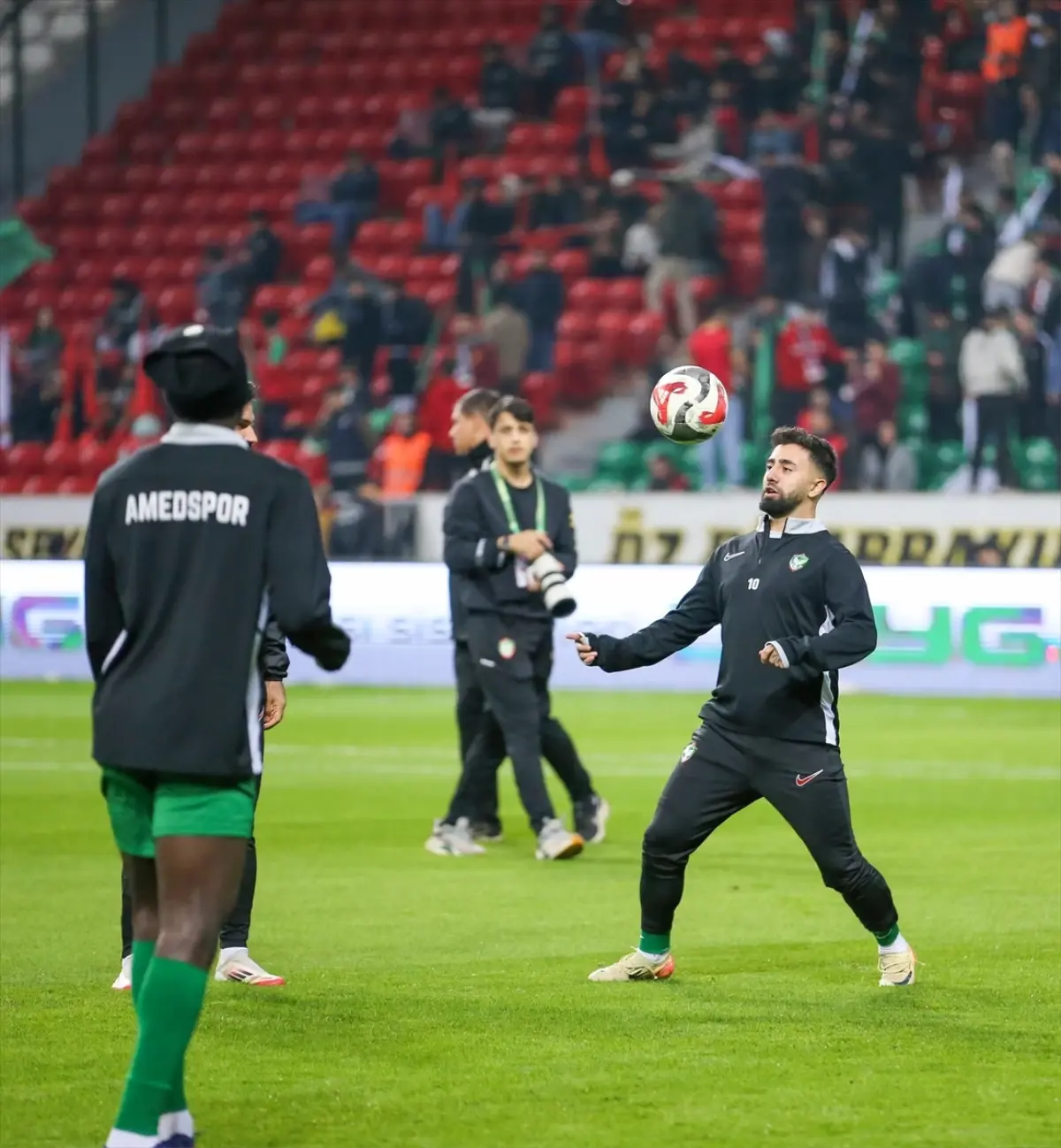 Aydın'da balkonun tentesinden düşen kişi yaralandı