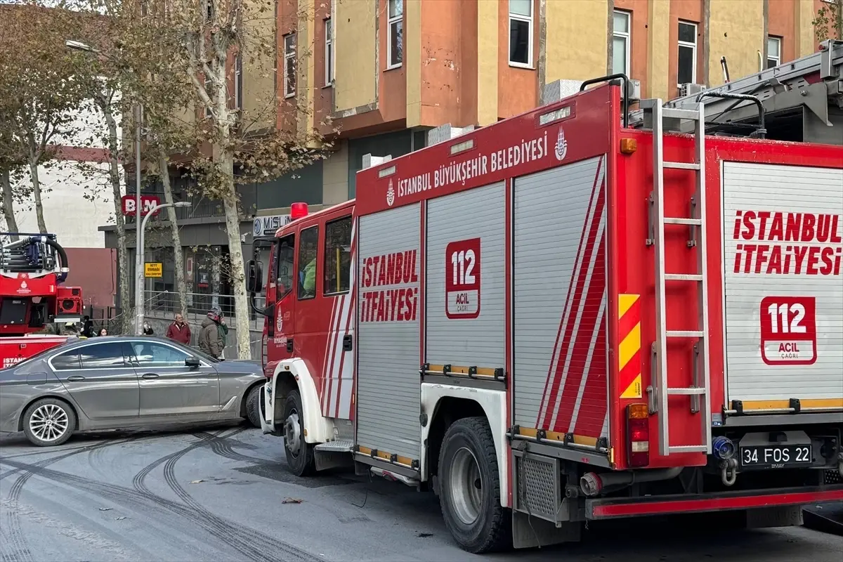 Bağcılar'da iş yerinde çıkan yangın söndürüldü