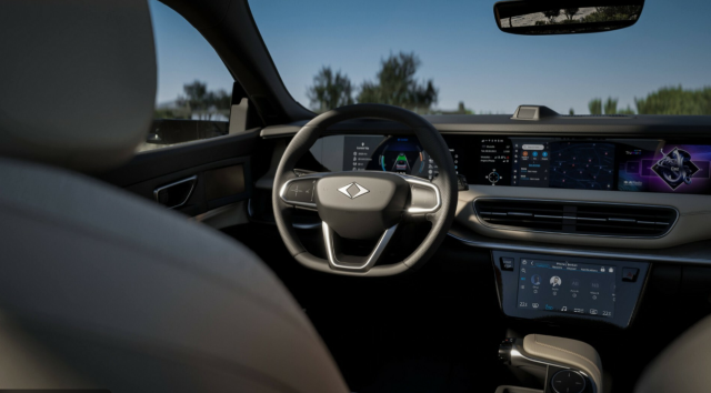 Министр Качыр прибыл на бюджетные обсуждения с новой моделью T10F Togg