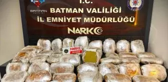 Batman'da otomobilin koltuklarına gizlenmiş 56 kilo 750 gram toz esrar ele geçirildi