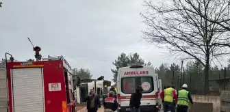 Bilecik'te devrilen hafriyat kamyonunun sürücüsü yaralandı