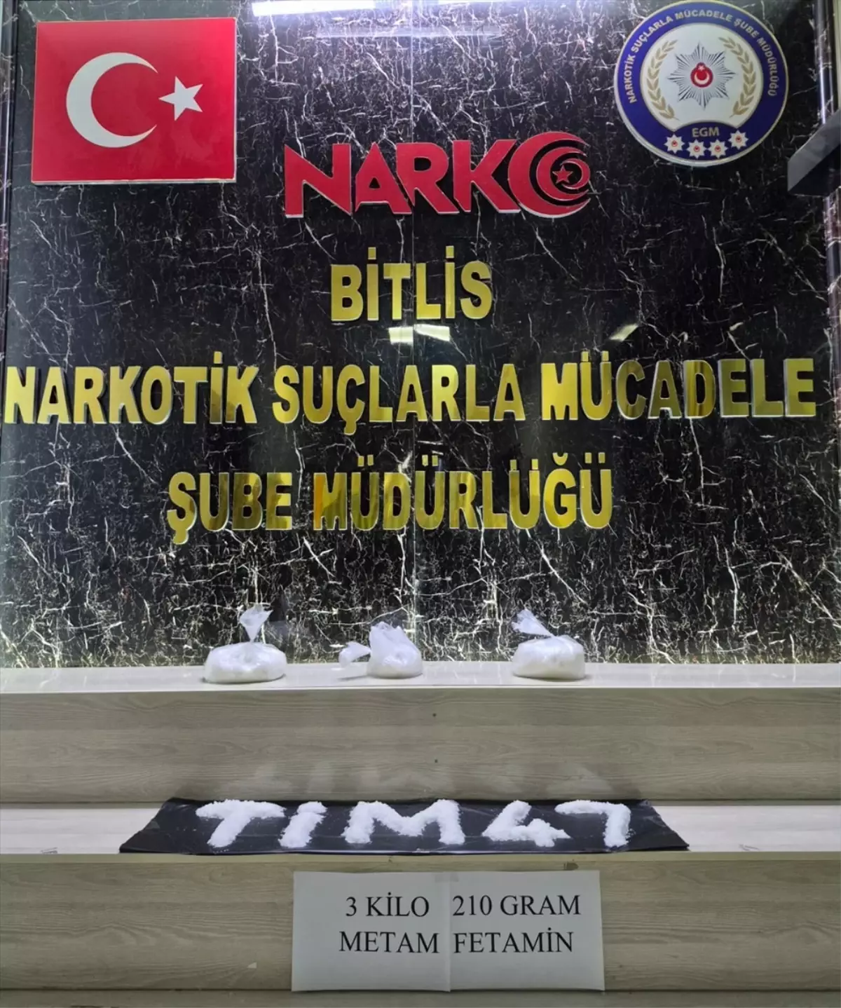 Bitlis'te uyuşturucu operasyonunda yakalanan 2 zanlı tutuklandı