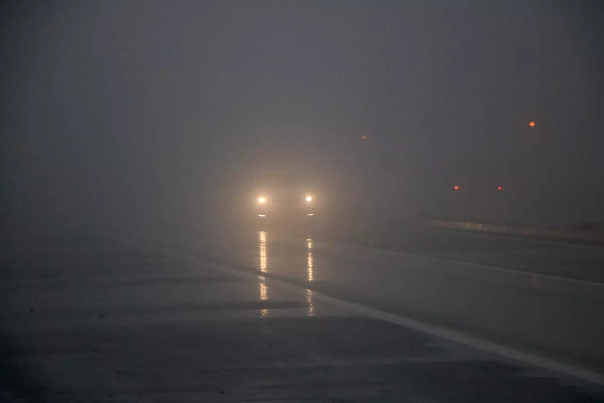 Bolu Dağı'nda yağmur ve sis etkili oldu