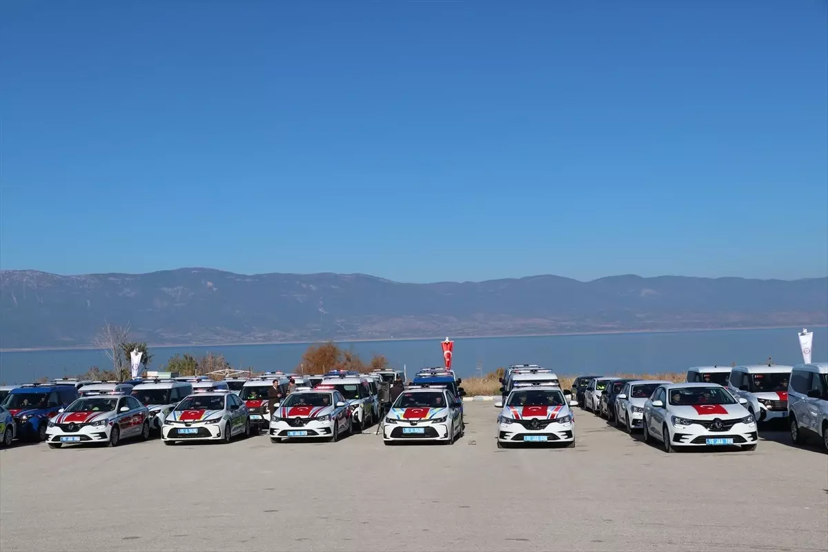 Burdur'da jandarma ve emniyete tahsis edilen 56 yeni araç törenle hizmete alındı