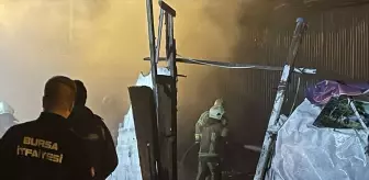 Bursa'da barakada çıkan yangında 1 kişi dumandan etkilendi