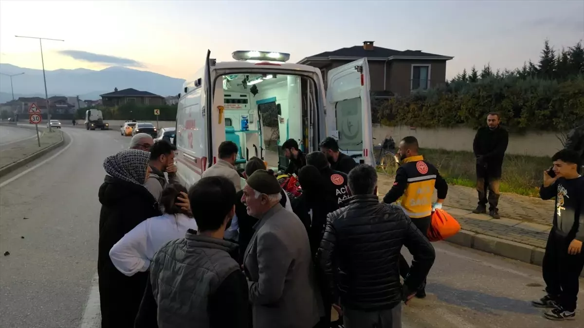 Bursa'da trafik kazasında 1'i ağır, 2 kişi yaralandı