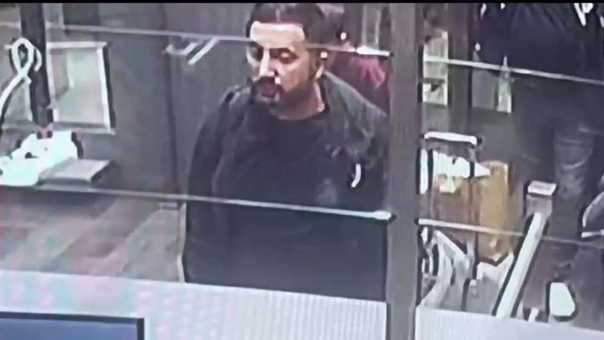 Adliyeden Altın ve Gümüş Çalan Şüphelinin İngiltere'ye Kaçma Girişimi