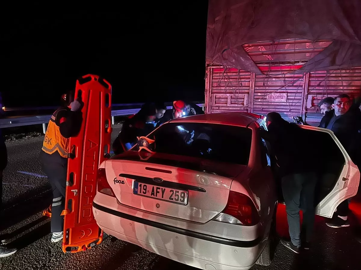 Çorum'da tırla çarpışan otomobilin sürücüsü öldü