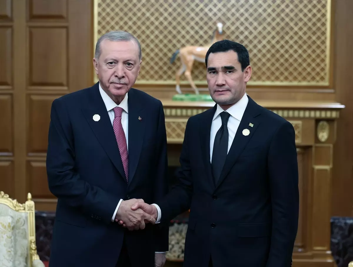 Cumhurbaşkanı Erdoğan, Türkmenistan Devlet Başkanı Berdimuhamedov ile görüştü