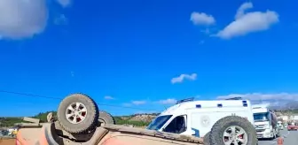 Denizli'de devrilen pikaptaki 2 kişi yaralandı