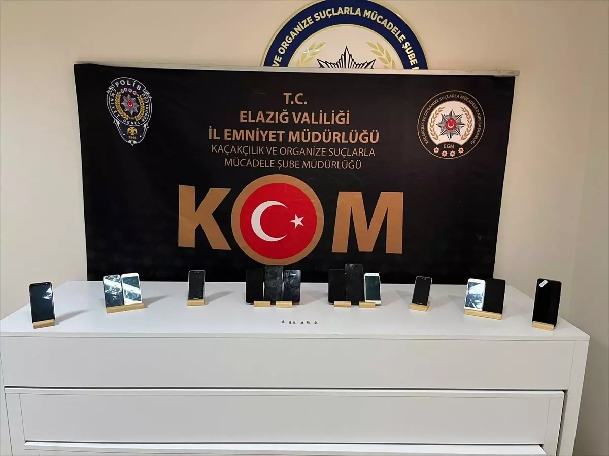 Elazığ'da ehliyet sınavı için kopya düzeneği hazırlayan 2 şüpheli tutuklandı