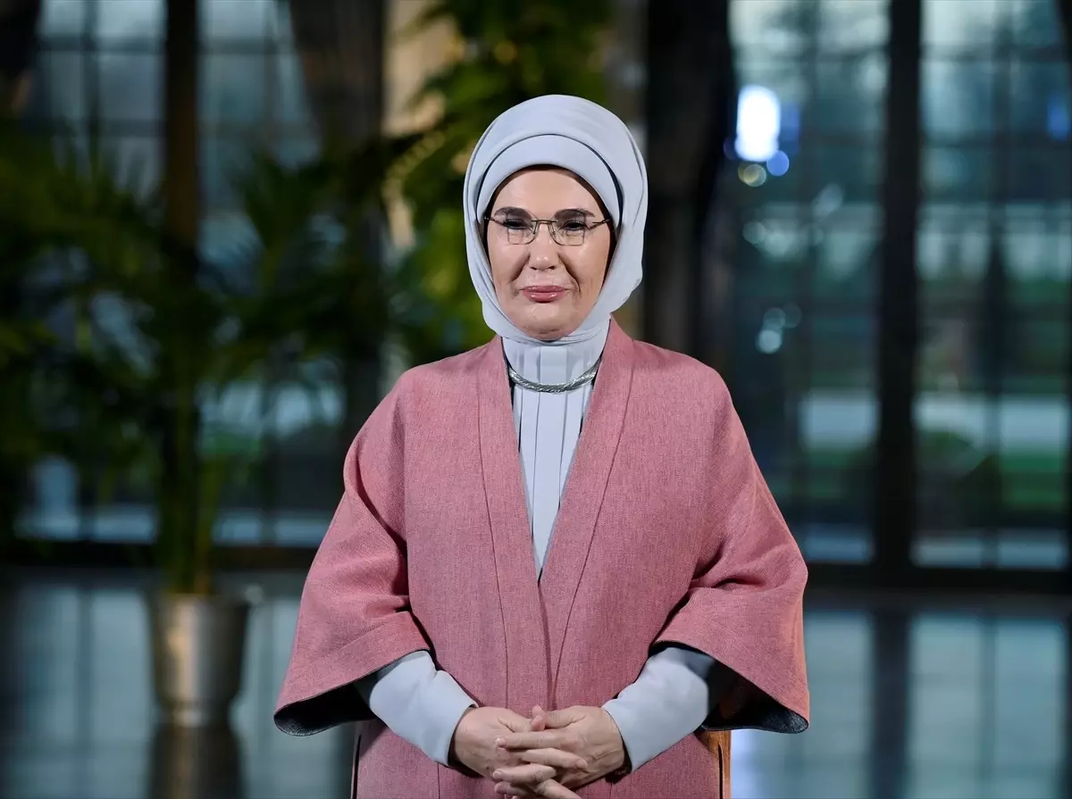 Emine Erdoğan, Sierra Leone'deki kadın ve kız çocuklarına ilişkin programa video mesaj gönderdi Açıklaması