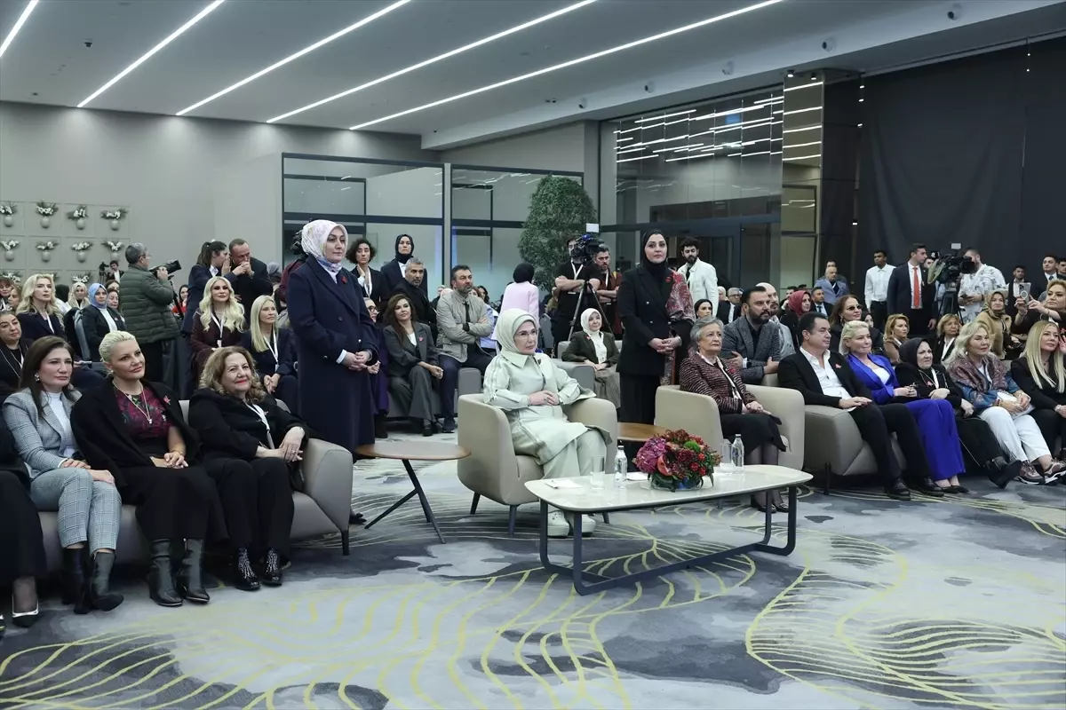 Emine Erdoğan, TOGEM-DER'in 'Artsın Eksilmesin Dönüşüm Pazarı'nın açılışına katıldı Açıklaması