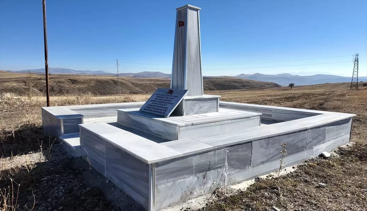 Erzurum'daki şehitliklerde bakım, onarım ve yenileme çalışmaları yapıldı