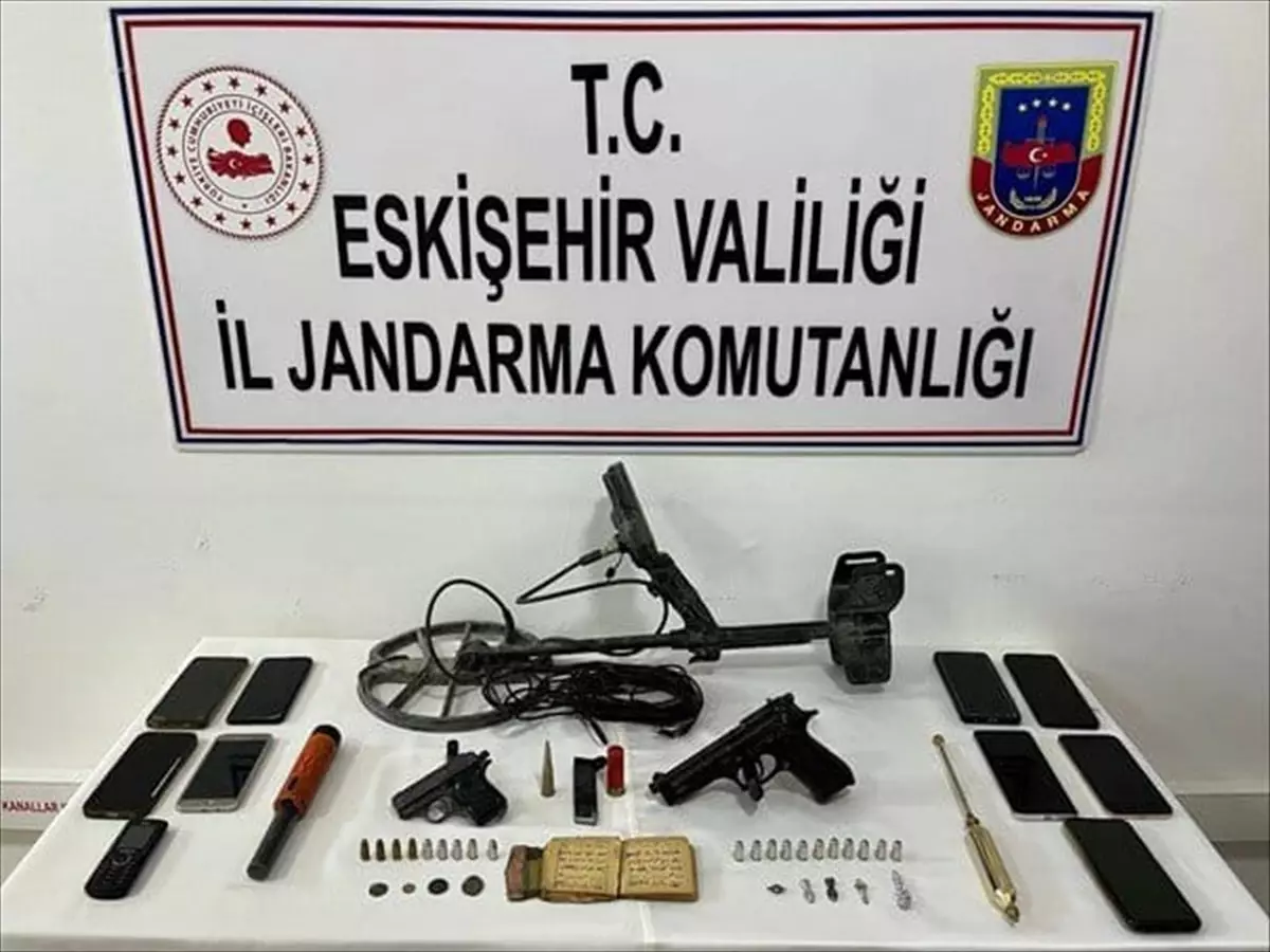 Eskişehir'de izinsiz kazı operasyonunda 10 şüpheli yakalandı