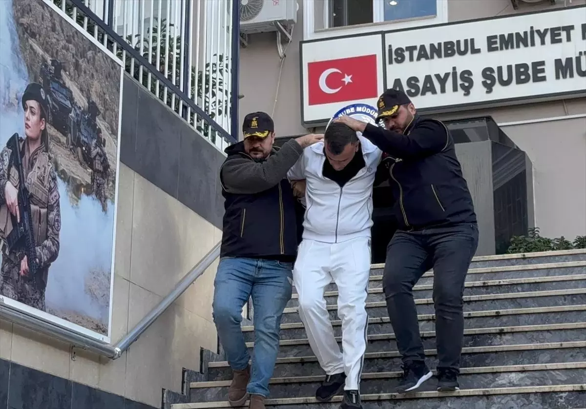 Fatih'te tartıştığı ev sahibini silahla öldüren şüpheli adliyede