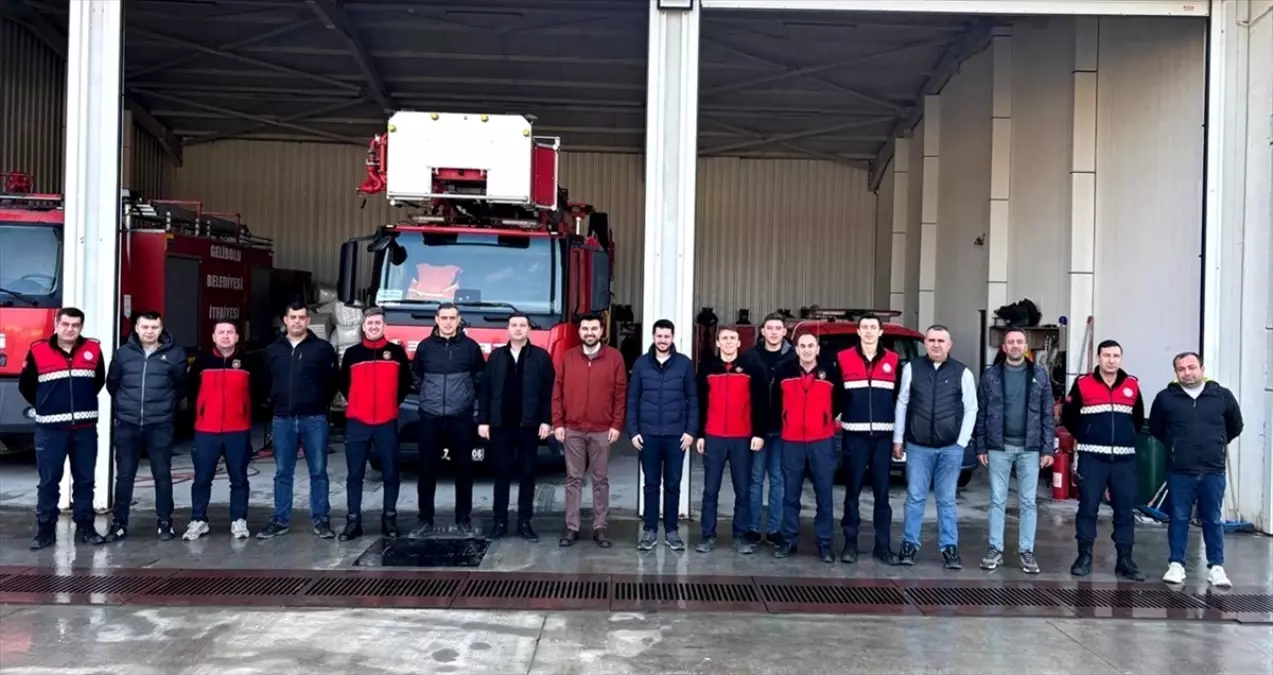 Gelibolu'da itfaiyecilere sağlık okuryazarlığı eğitimi verildi